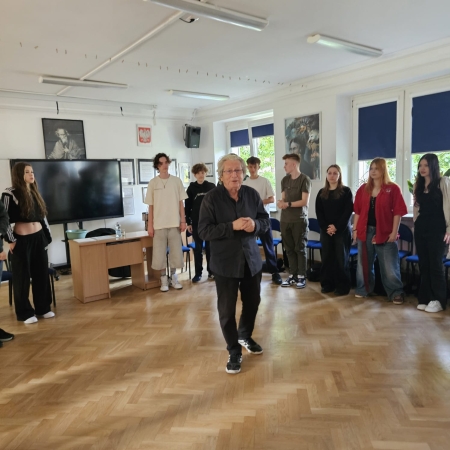 Teatr, który ożywia słowo – warsztaty z Grzegorzem Mrówczyńskim